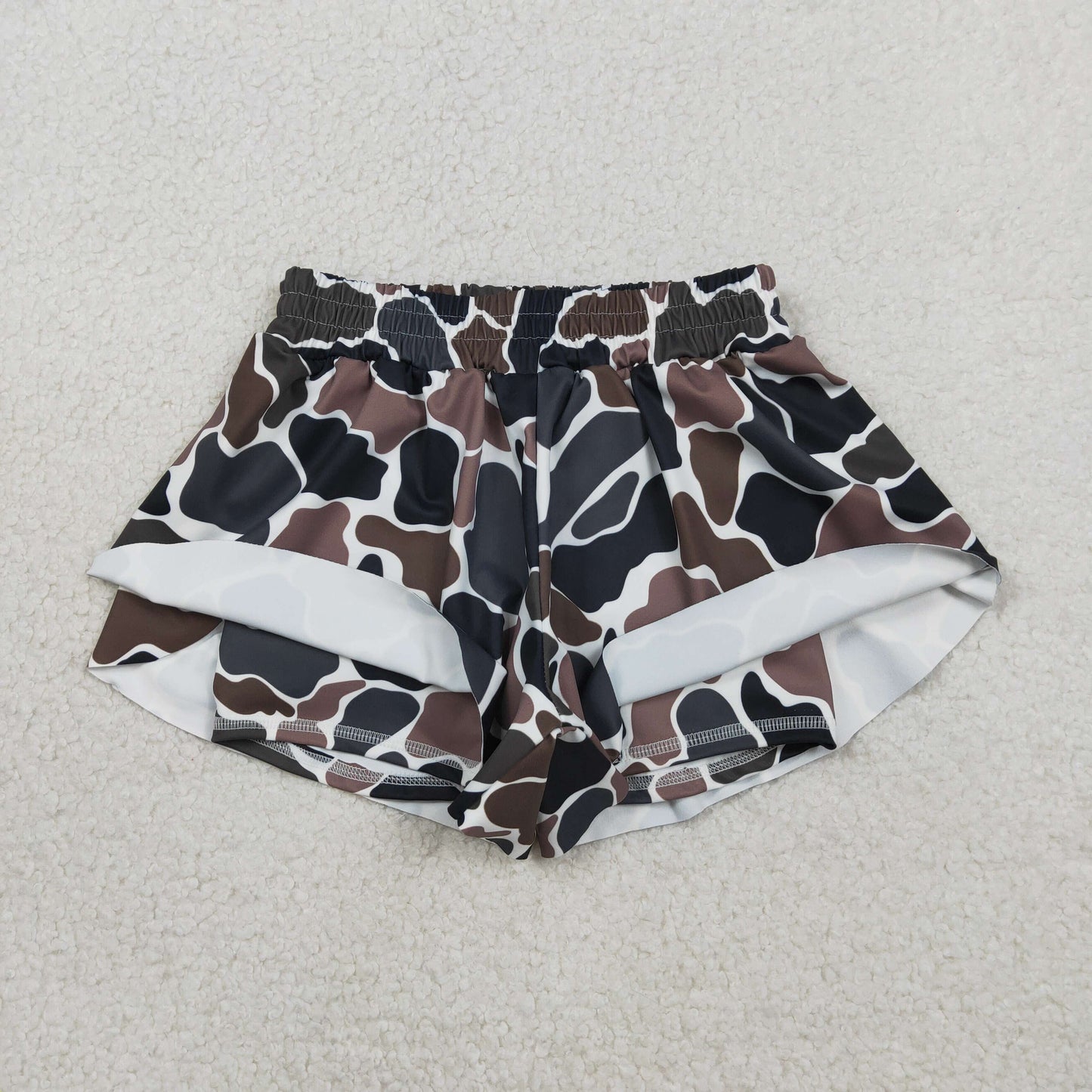 SS0582 camo butterfly shorts