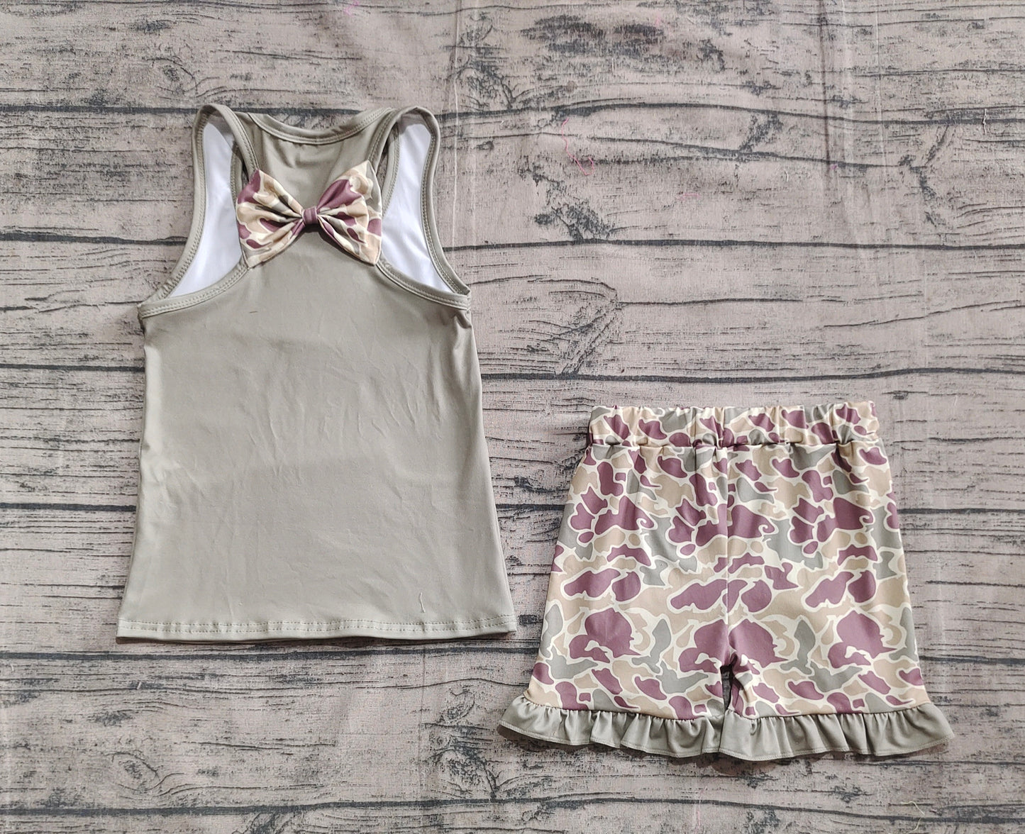 GSSO1629 Baby Girls Dark Green Bows Vest Ruffle Shorts Clothes Sets D 5.15