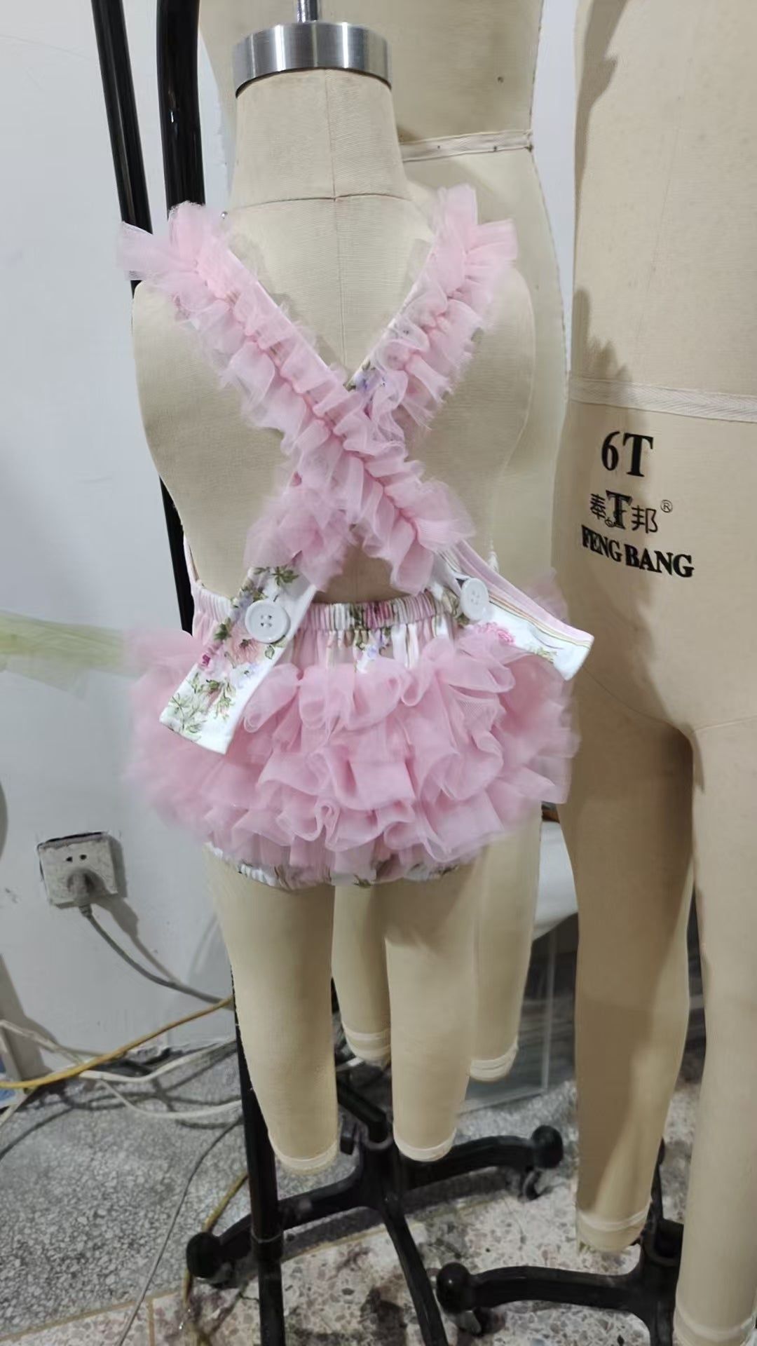 presale SR2964 Baby Infant Girls Pink Tulle Strap Floral Stripe Ruffle Rompers D 6.17
