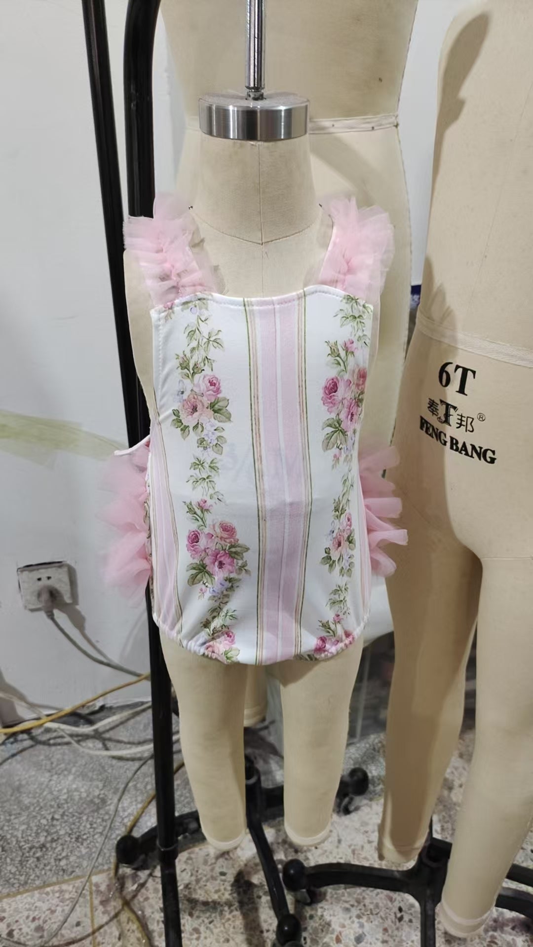 presale SR2964 Baby Infant Girls Pink Tulle Strap Floral Stripe Ruffle Rompers D 6.17