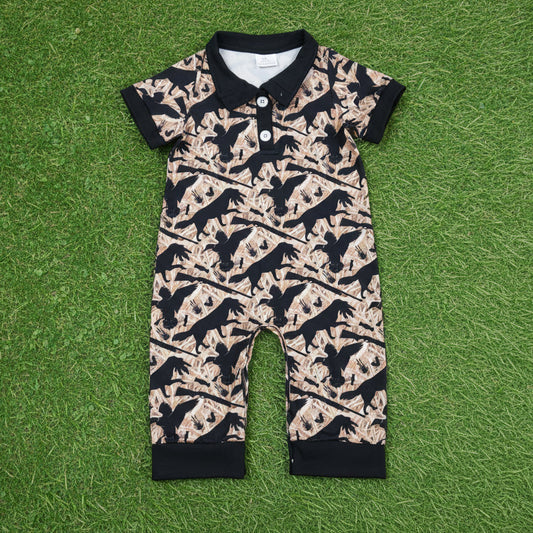 short sleeve hunting print boy romper