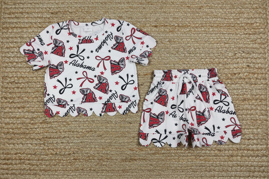 A team scallop shorts set