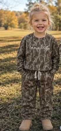 MOQ 5 one items TAT 6-8weeks 95%cotton 5%spandex custom kids camo joggers outfit