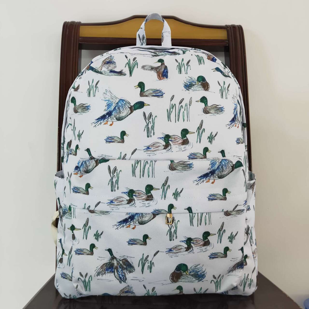BA0196 duck backpack
