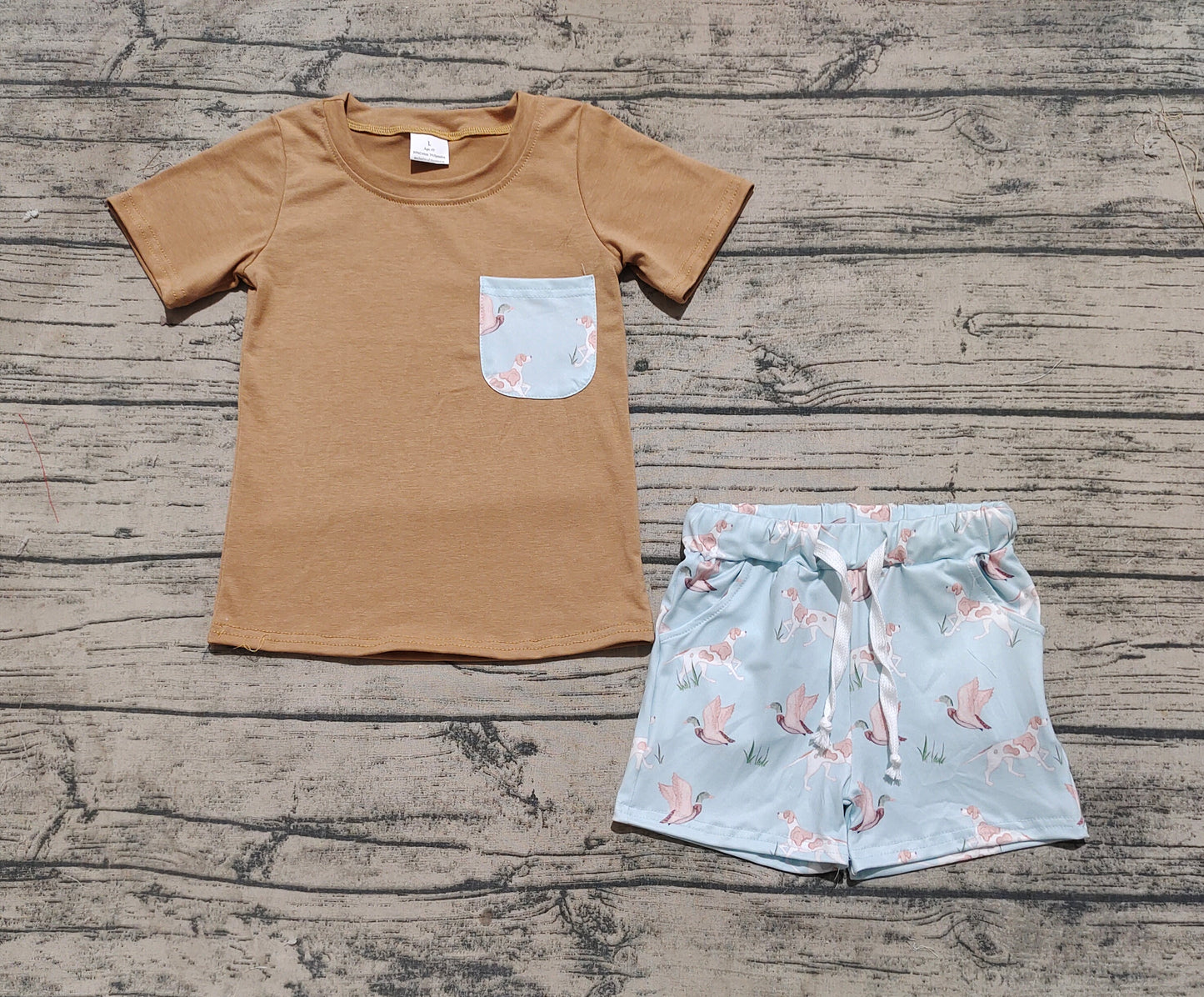 BSSO1420  Baby Boys Khaki Short Sleeves Pocket Top Ducks Dogs Short Clothes Set  D 3.31