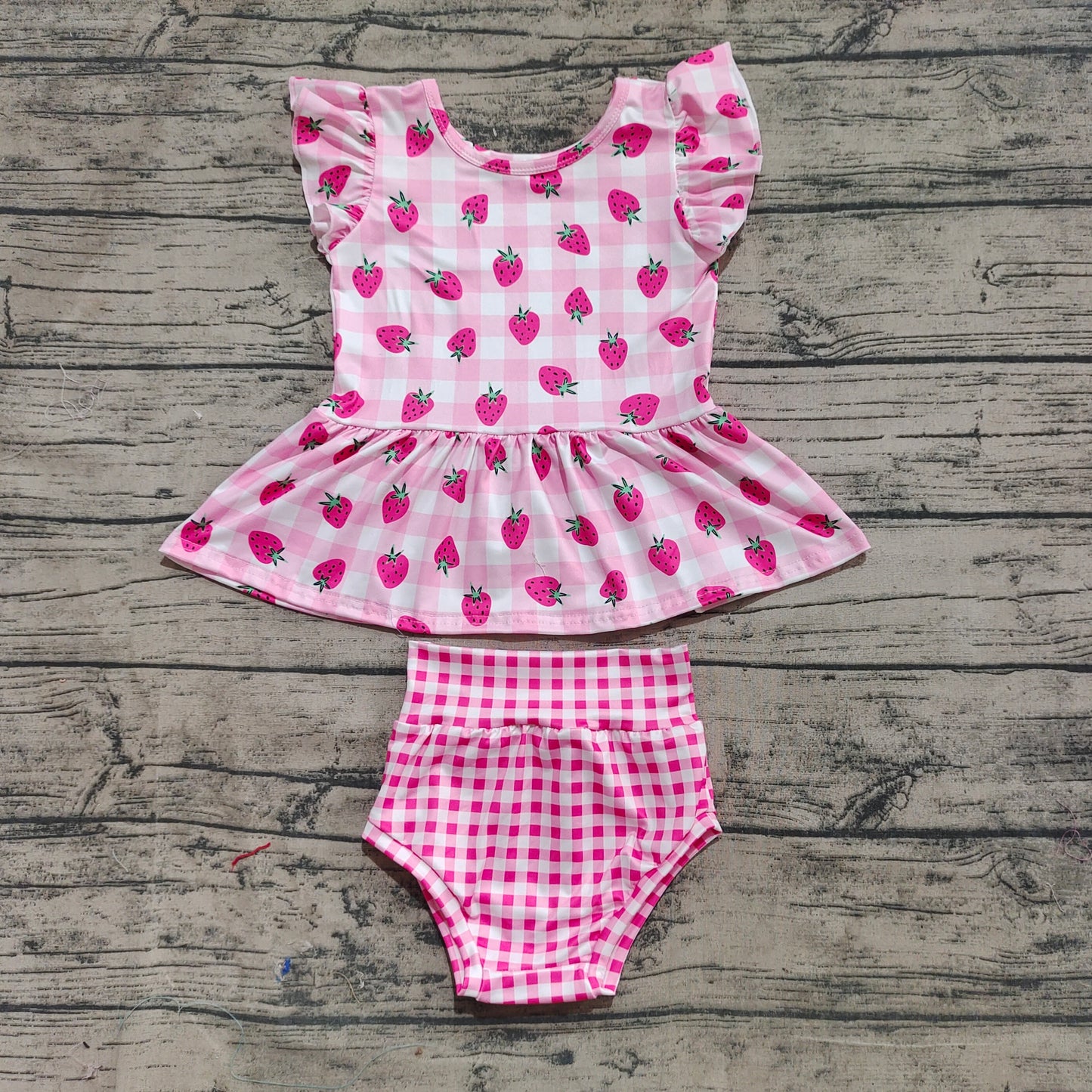 GBO0264  Baby Girls Strawberry Top Pink Checkered Bummies Clothes Sets  D 3.27
