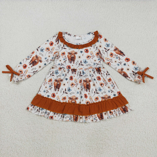 GLD0784  Beige long-sleeved dress with alpine bull head flowers and brown lace  D 822