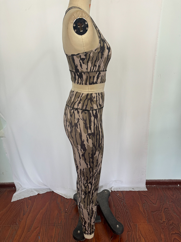 GSPO1461 Adult women's brown and green camouflage sleeveless pants yoga suit