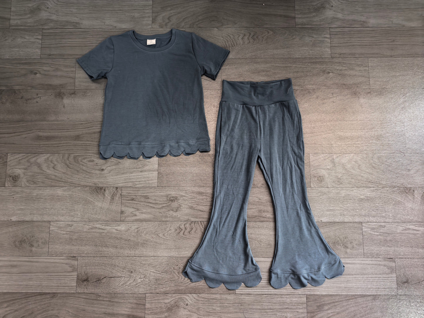 Pre order solid color scallop pants set