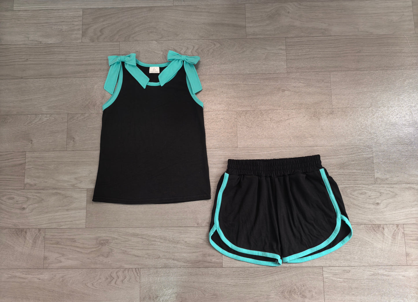 Pre order bow shorts set