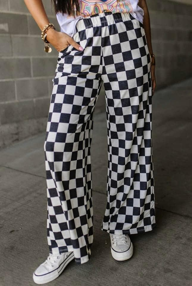 P0647  Adult women black and white plaid trousers
