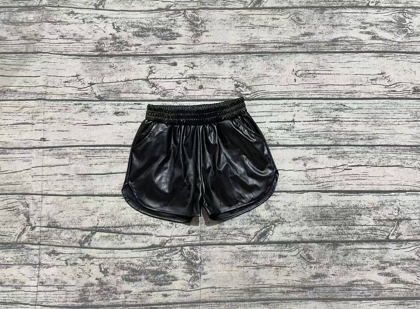 SS0413 Shiny black leather shorts  D 3.27