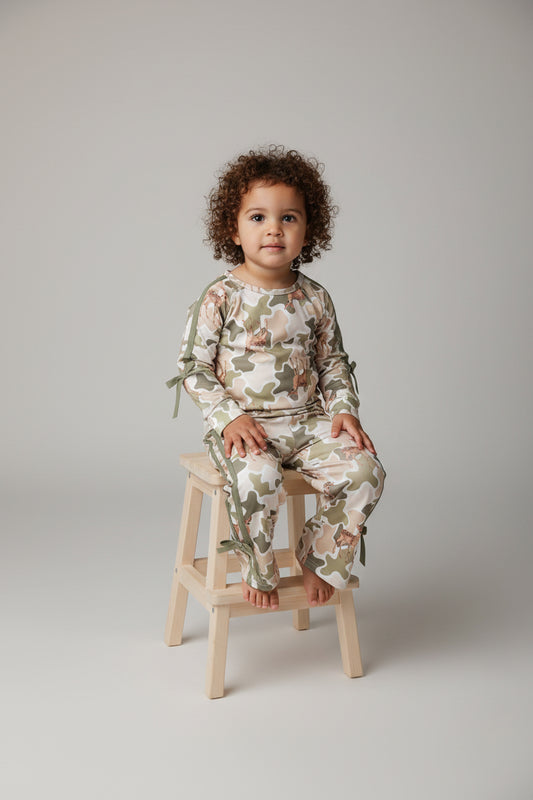 long sleeve camo deer print pants outfit