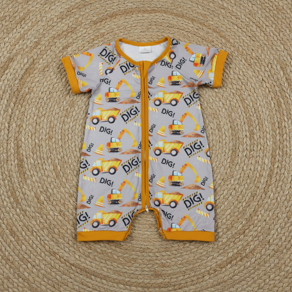 dig constructions print zipper shorties