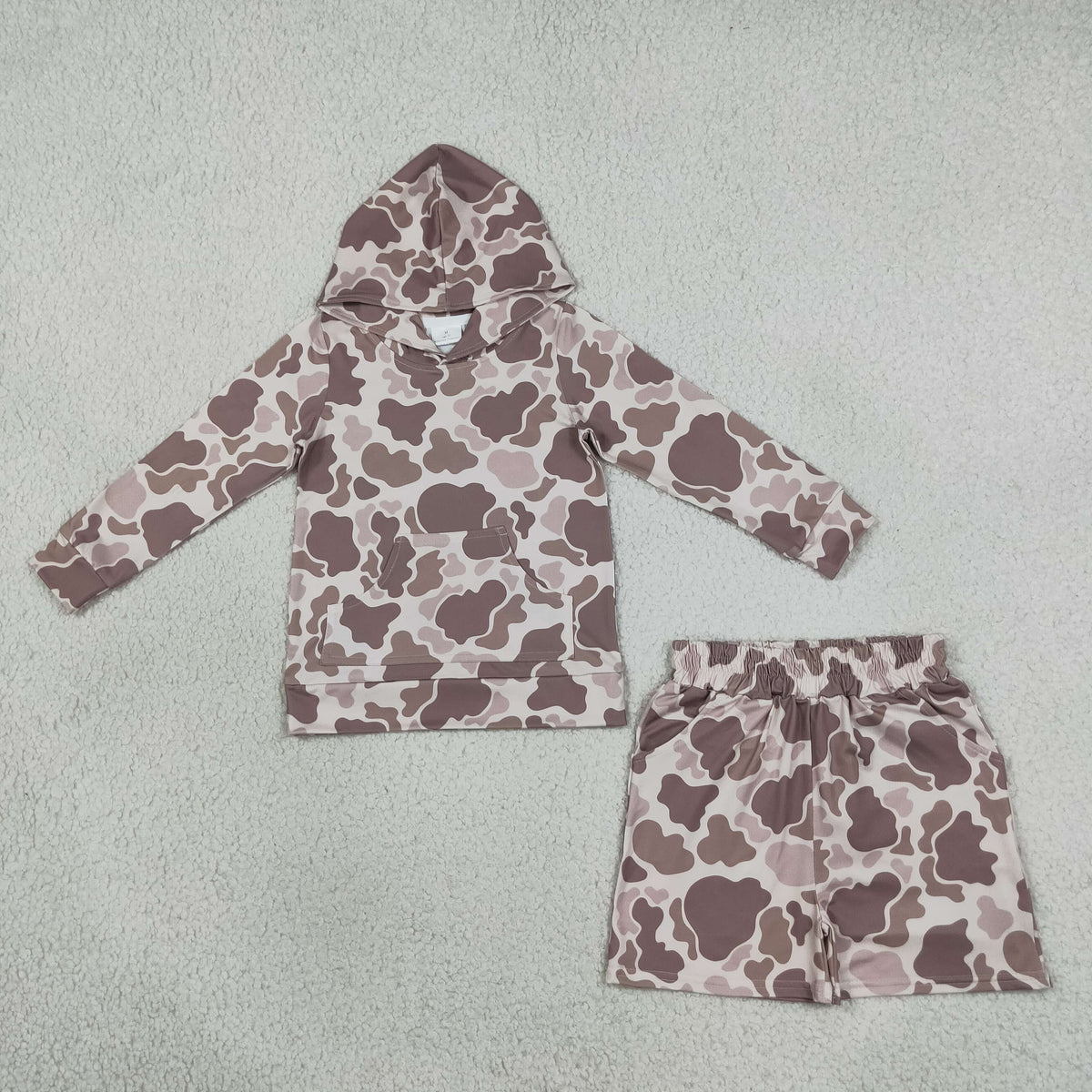 long sleeve brown camo hoodie top shorts outfit