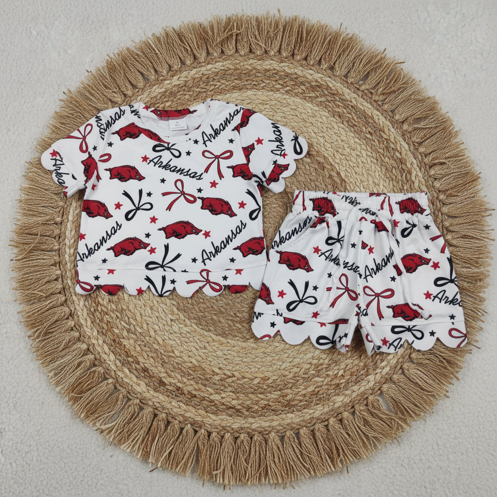 A team scallop shorts set