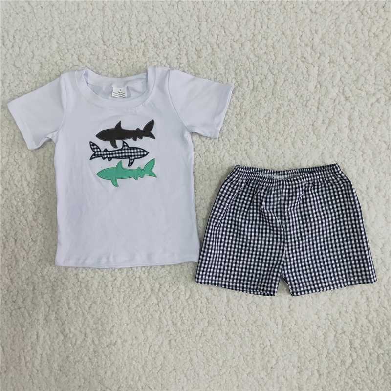 A8-23 White Embroidered Whale Short Sleeve Top Plaid Pants