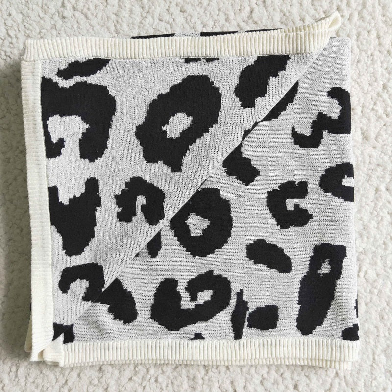 BL0023 WOOLEN LEOPARD PRINT BLANKET