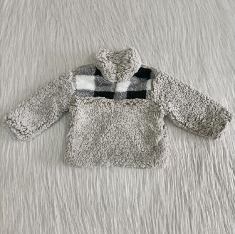 6 A19-16 light grey fur coat